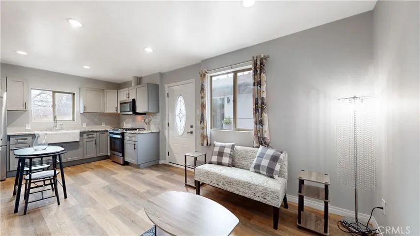 22201 Kittridge Street, Woodland Hills, California 91303