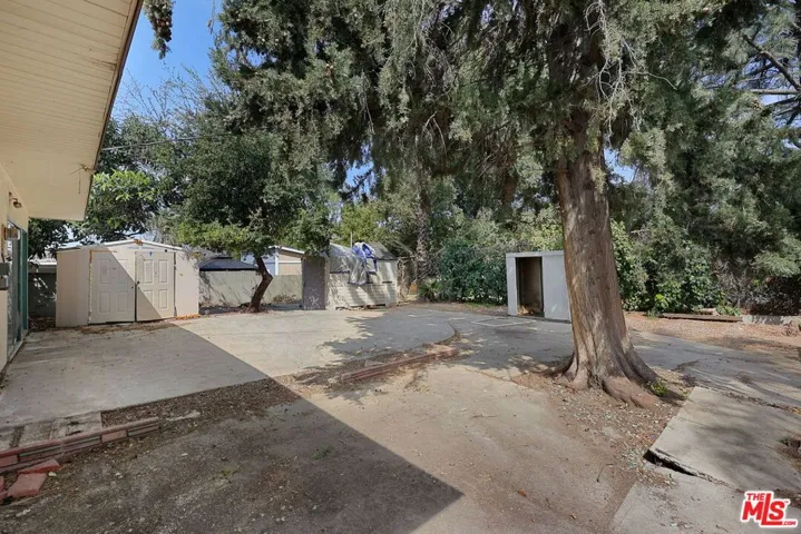 7841 Wentworth Street, Sunland, California 91040