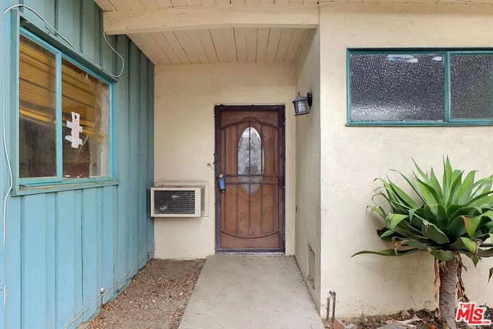 7841 Wentworth Street, Sunland, California 91040