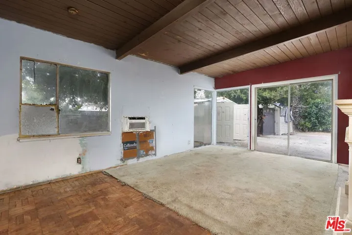 7841 Wentworth Street, Sunland, California 91040