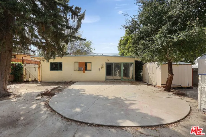 7841 Wentworth Street, Sunland, California 91040