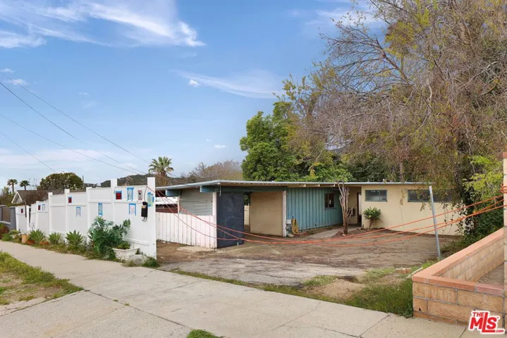 7841 Wentworth Street, Sunland, California 91040