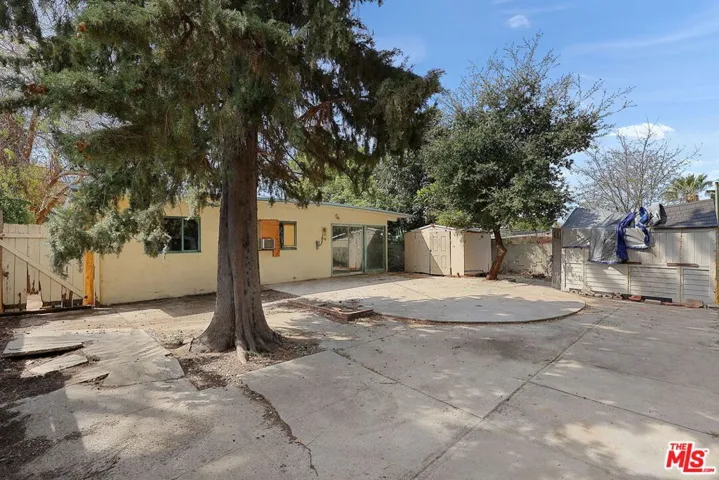 7841 Wentworth Street, Sunland, California 91040