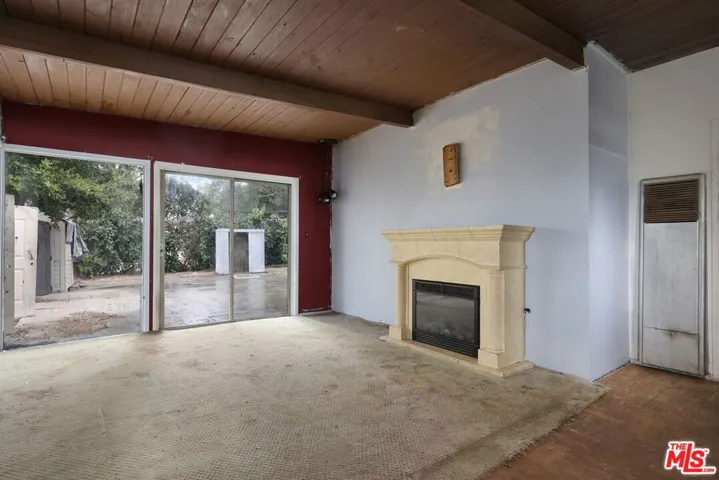 7841 Wentworth Street, Sunland, California 91040