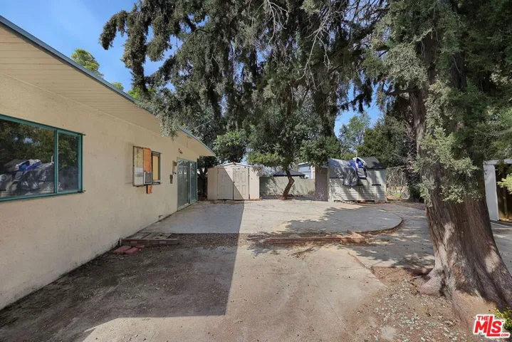 7841 Wentworth Street, Sunland, California 91040