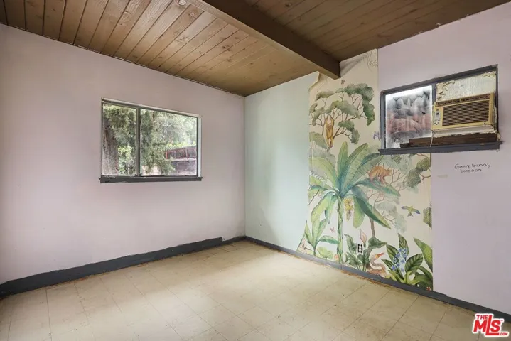 7841 Wentworth Street, Sunland, California 91040