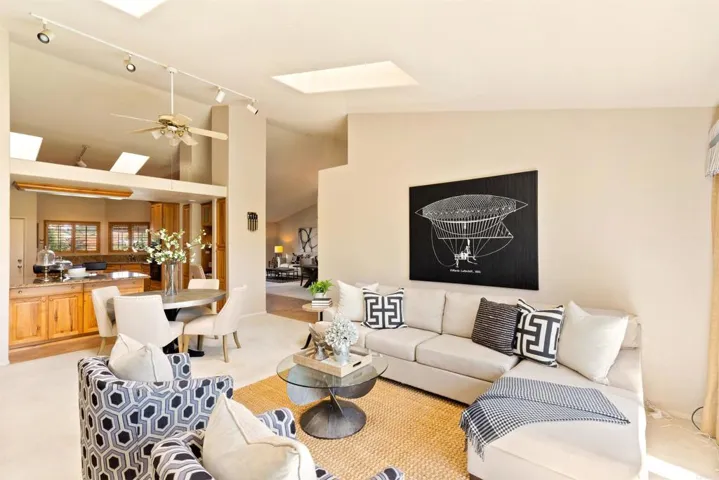 1736 El Rosal Place, Escondido, California 92026
