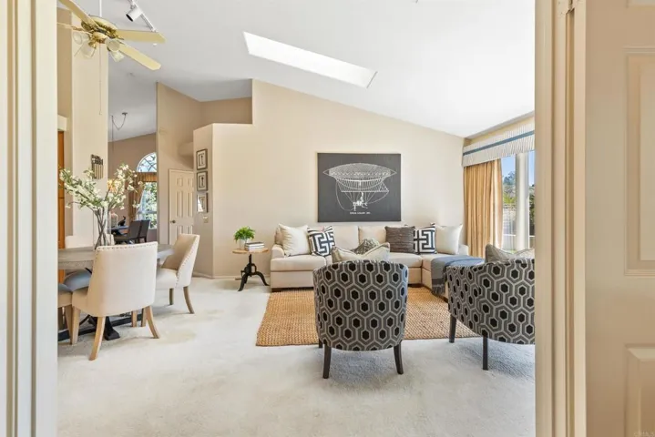 1736 El Rosal Place, Escondido, California 92026
