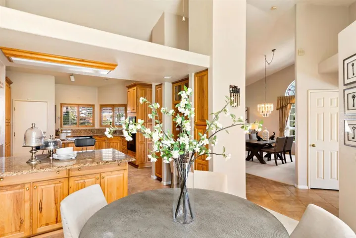 1736 El Rosal Place, Escondido, California 92026