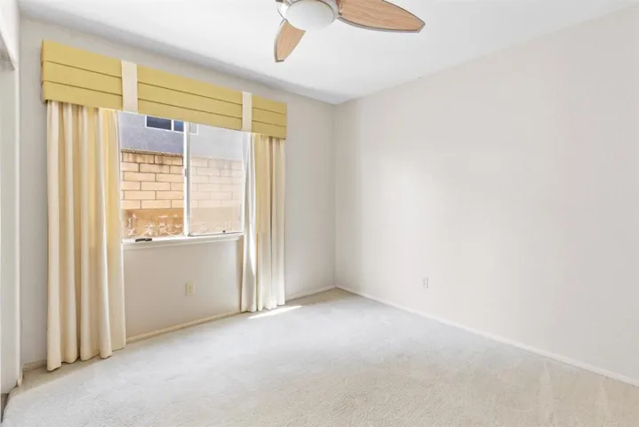 1736 El Rosal Place, Escondido, California 92026