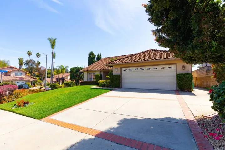 1736 El Rosal Place, Escondido, California 92026