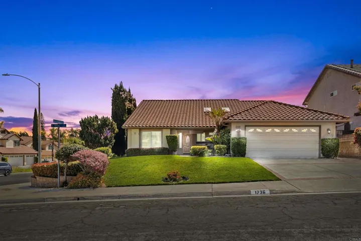 1736 El Rosal Place, Escondido, California 92026