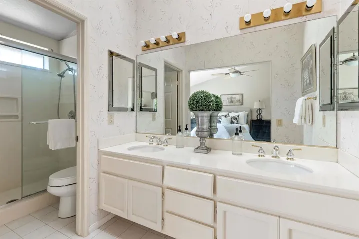 1736 El Rosal Place, Escondido, California 92026