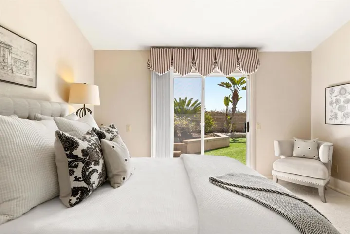 1736 El Rosal Place, Escondido, California 92026