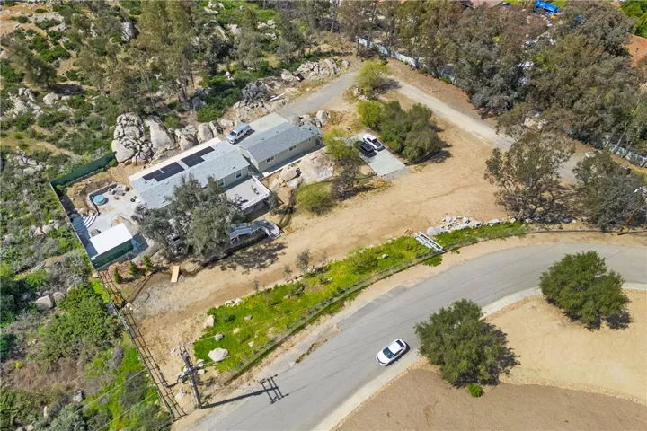 27633 Hemet Street, Hemet, California 92544