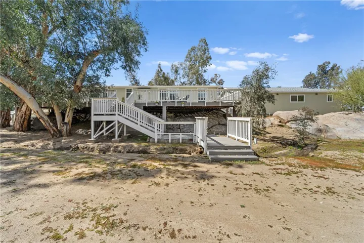 27633 Hemet Street, Hemet, California 92544