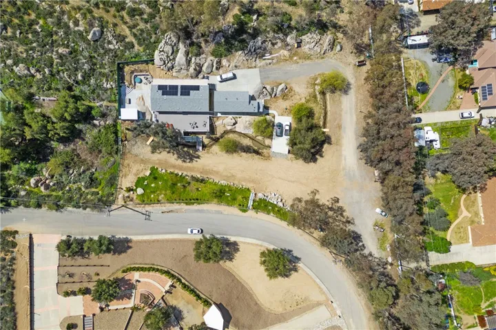 27633 Hemet Street, Hemet, California 92544