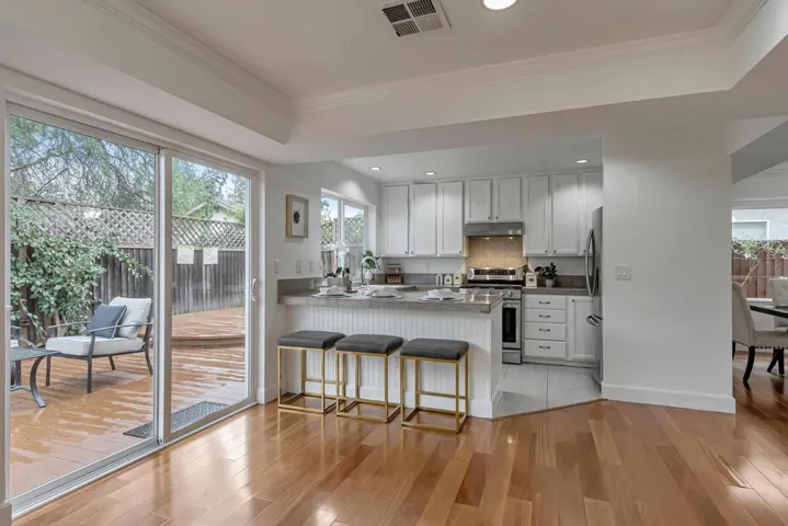 537 Devonshire Court, Mountain View, California 94043