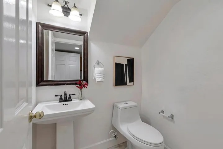 537 Devonshire Court, Mountain View, California 94043