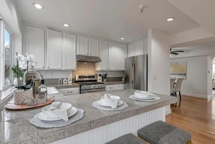 537 Devonshire Court, Mountain View, California 94043