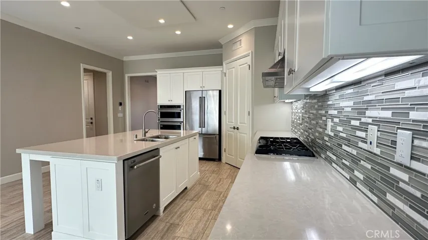 56 Tollson, Irvine, California 92620