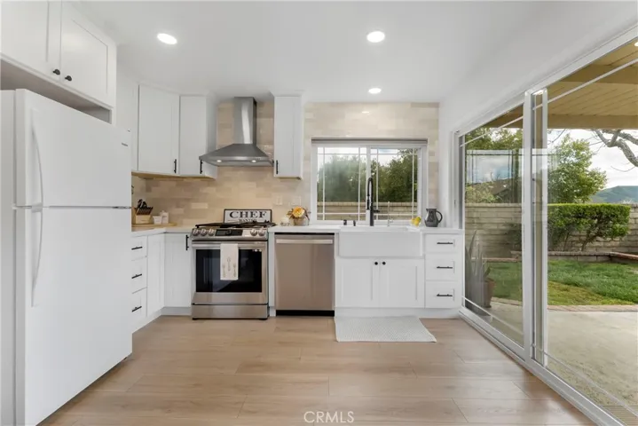 28437 Brian Court, Saugus, California 91350