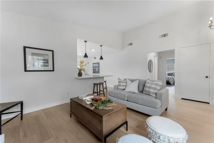 28437 Brian Court, Saugus, California 91350