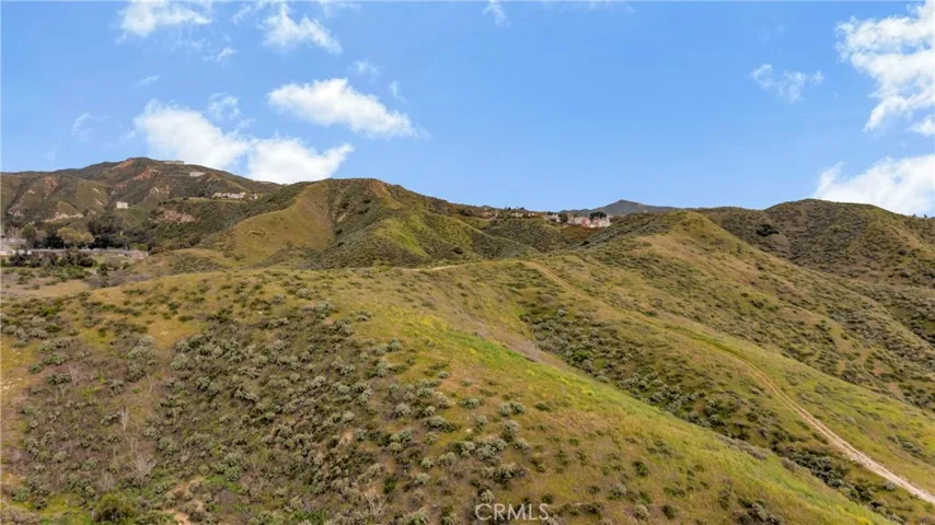 28437 Brian Court, Saugus, California 91350