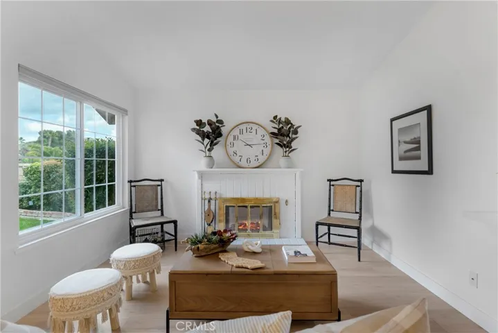 28437 Brian Court, Saugus, California 91350