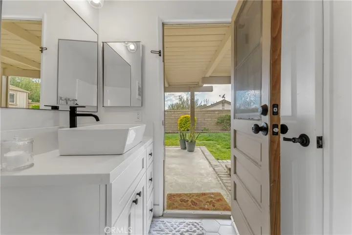 28437 Brian Court, Saugus, California 91350