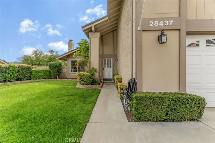 28437 Brian Court, Saugus, California 91350