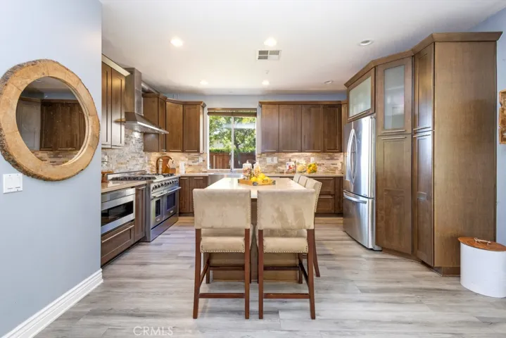 12111 Via Santa Barbara, Sylmar, California 91342