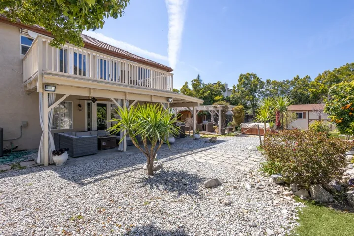 12111 Via Santa Barbara, Sylmar, California 91342