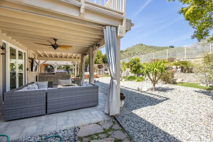 12111 Via Santa Barbara, Sylmar, California 91342