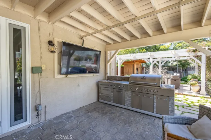 12111 Via Santa Barbara, Sylmar, California 91342