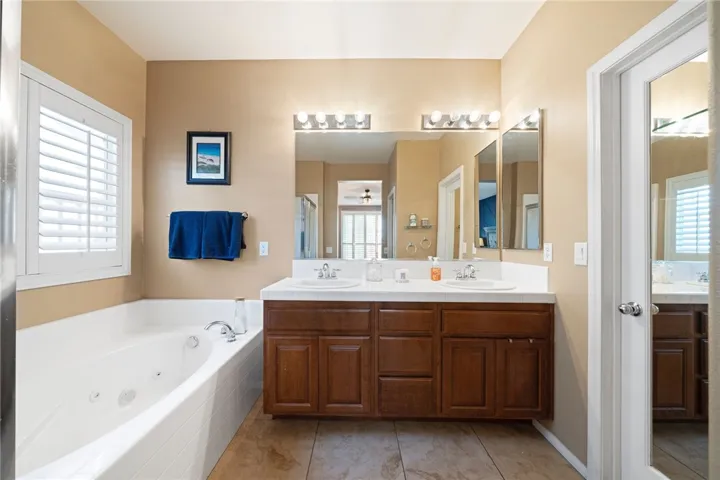 34234 Sweet Acacia Court, Lake Elsinore, California 92532