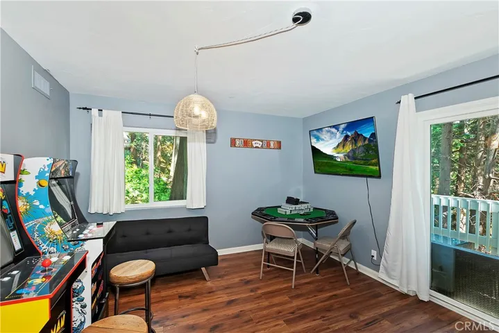 681 W Victoria Court, Lake Arrowhead, California 92352