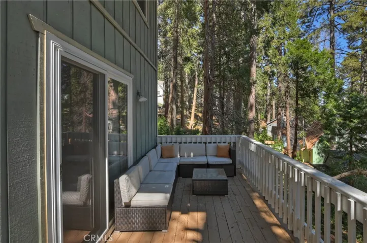 681 W Victoria Court, Lake Arrowhead, California 92352