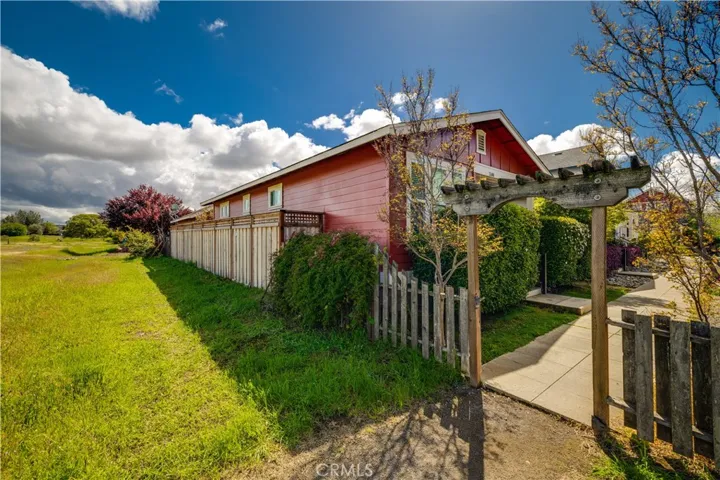 2488 England Street, Chico, California 95928