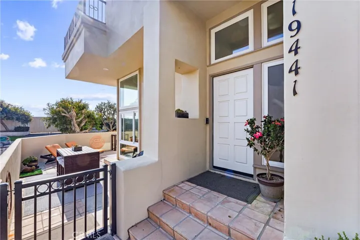 19441 Macgregor Circle, Huntington Beach, California 92648