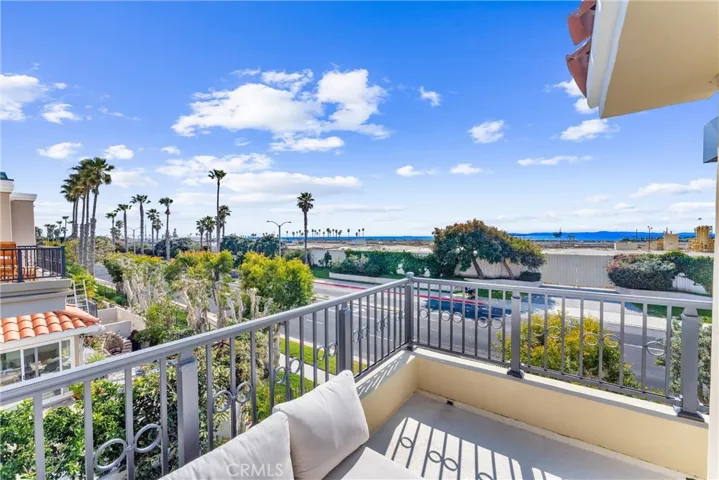 19441 Macgregor Circle, Huntington Beach, California 92648