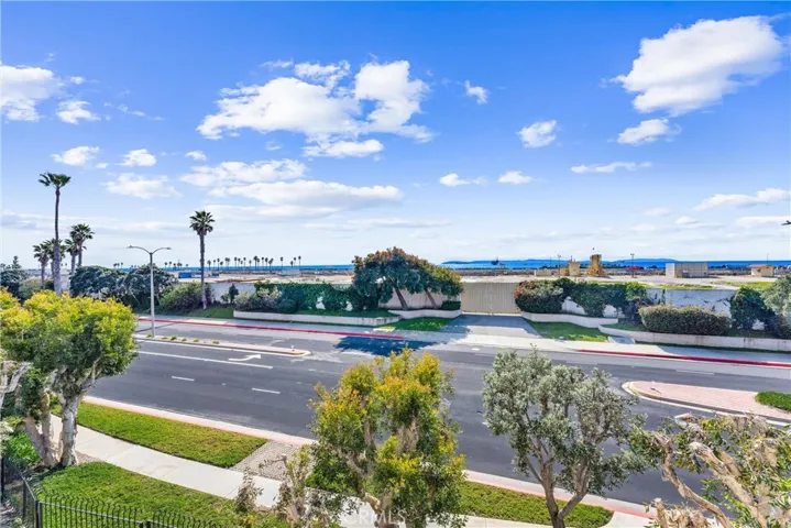 19441 Macgregor Circle, Huntington Beach, California 92648