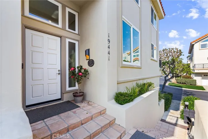 19441 Macgregor Circle, Huntington Beach, California 92648