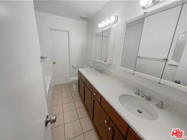 6562 Alexandria Drive, Huntington Beach, California 92647