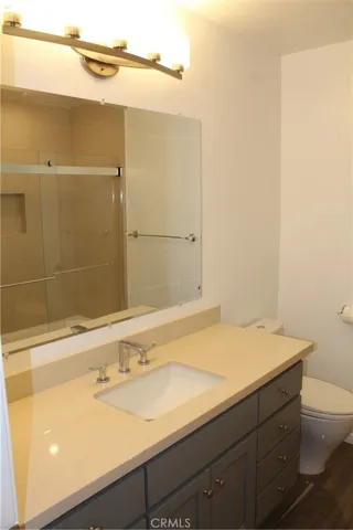10707 Camarillo Street 111, Toluca Lake, California 91602