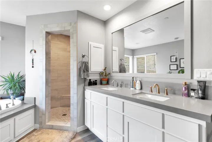 21945 Mountain View Road, Apple Valley, California 92308