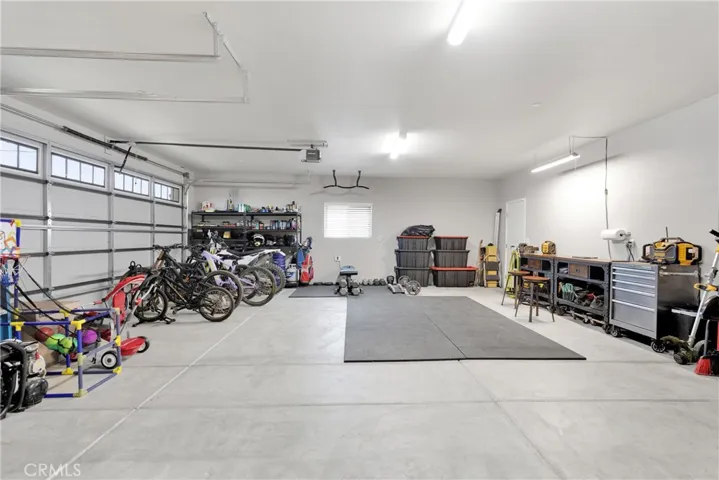 21945 Mountain View Road, Apple Valley, California 92308