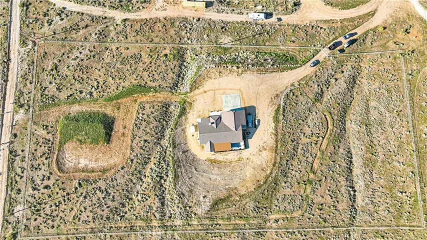 21945 Mountain View Road, Apple Valley, California 92308