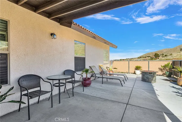 21945 Mountain View Road, Apple Valley, California 92308