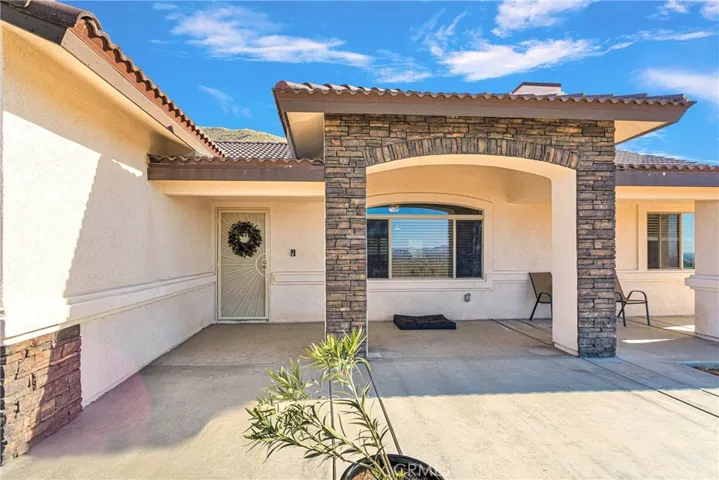 21945 Mountain View Road, Apple Valley, California 92308